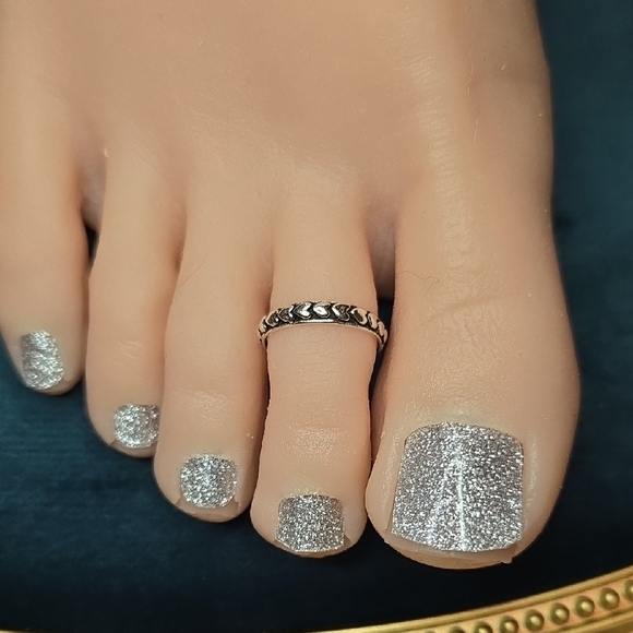 Sterling Silver Hearts Band Toe Ring Brand New In Box - Picture 1 of 4
